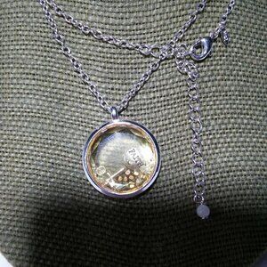 Women`s silver tone charm faceted faith cross neck